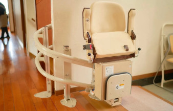 いす式階段昇降機の写真