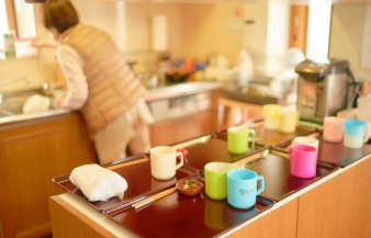 配膳の様子の写真