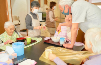 ご飯を食べている様子